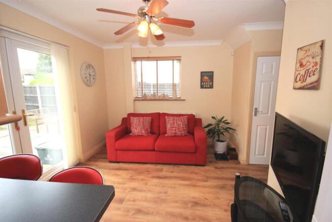 LIVING/ DINING/ KITC