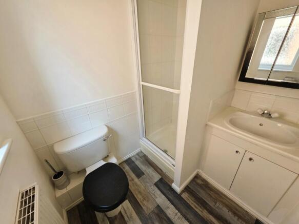 4 bed Detached for sale Image 12
