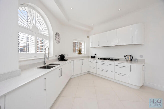 Trafalgar Gate, 2...