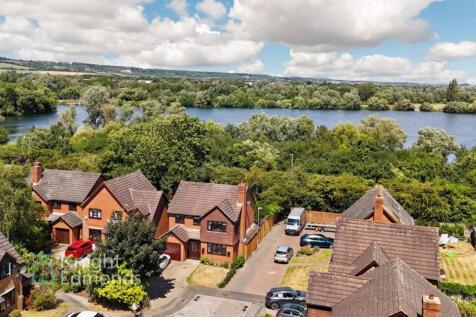 Macaulay Close, Larkfield, ME20