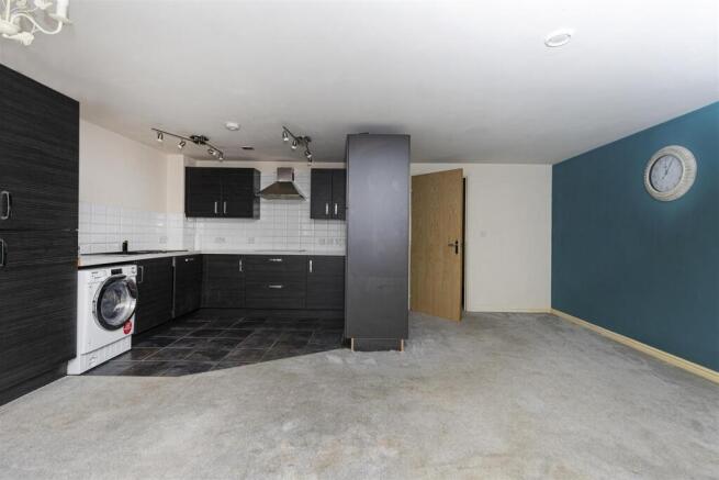 2 bed Apartment for sale Image 11