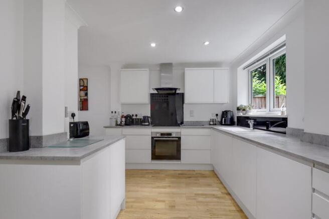 Beech Hill Road, Sunningdale photo 2