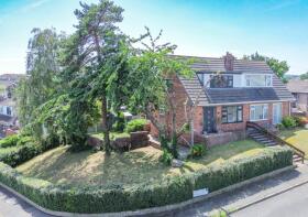 1 Greenbanks, Woodland Drive, Flint CH6 5RF
