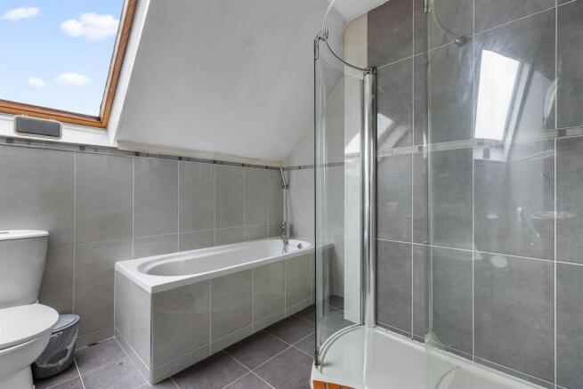 3 bed Terraced for sale Image 12