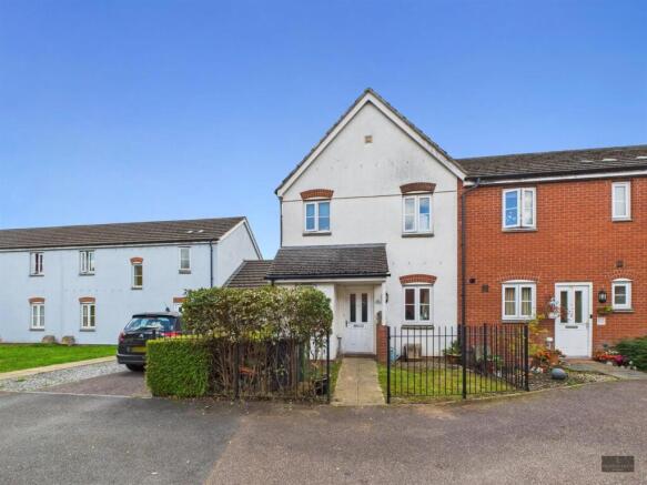 3-bed house on Chaucer Grove, Exeter, £275,000