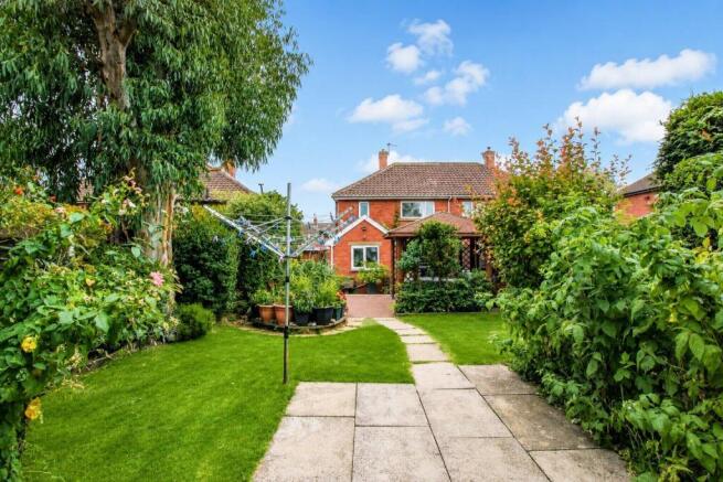2 bed Semi-Detached for sale Image 10