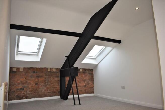 2 bed Apartment to rent Image 10