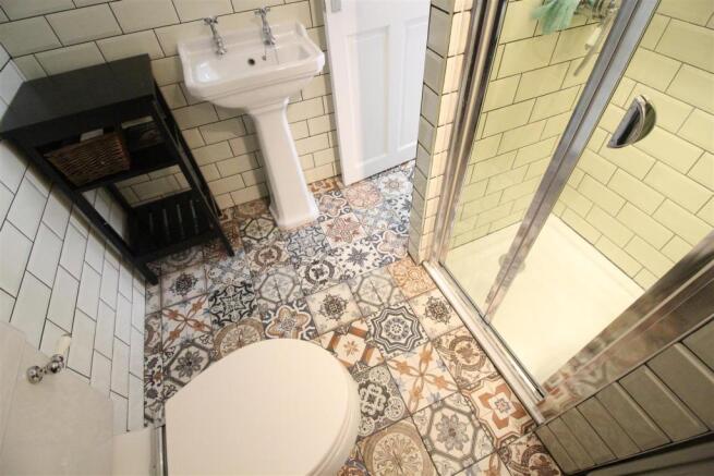 Ensuite shower room