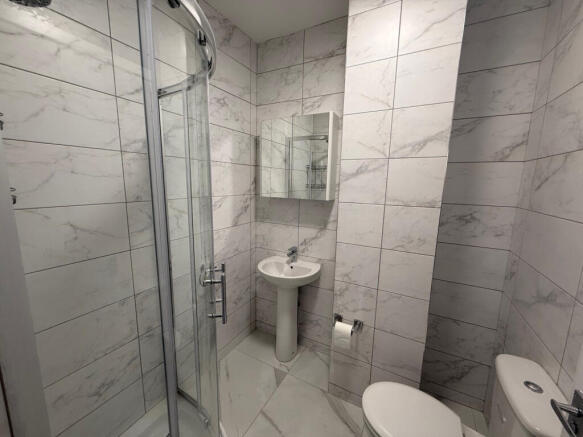 2 bed Terraced to rent Image 9