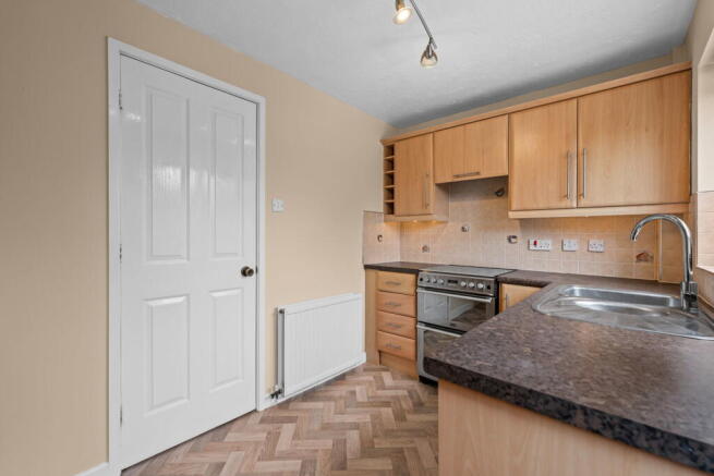2 bed Semi-Detached for sale Image 8