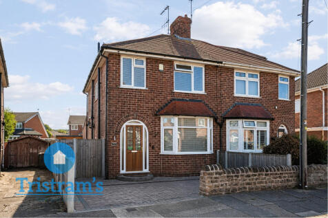 East Crescent, Beeston