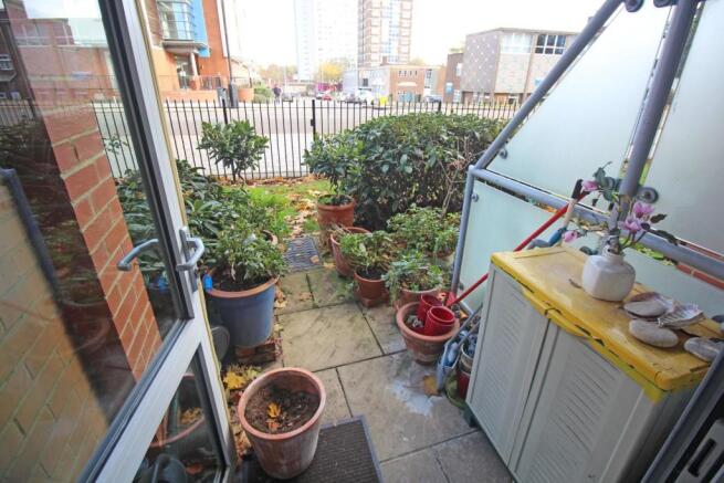2-pinetree-court-PATIO.jpg