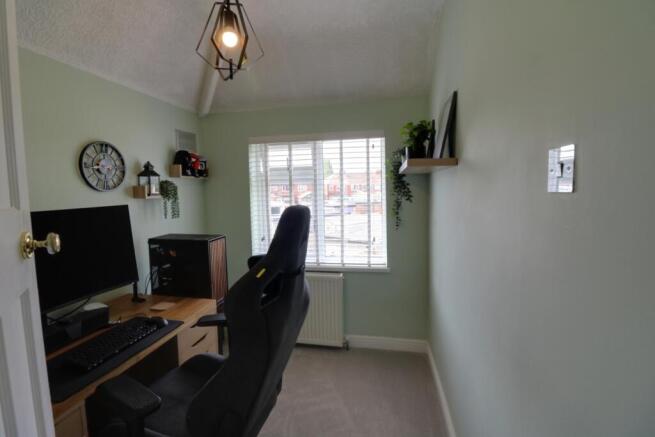 3 bed Semi-Detached for sale Image 12