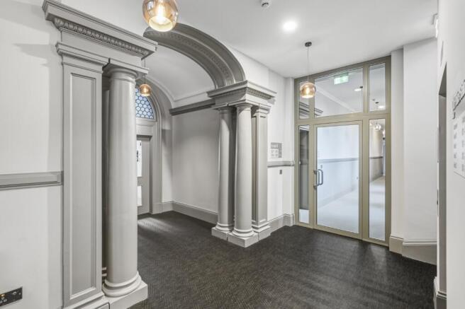 2 bed Flat to rent Image 8