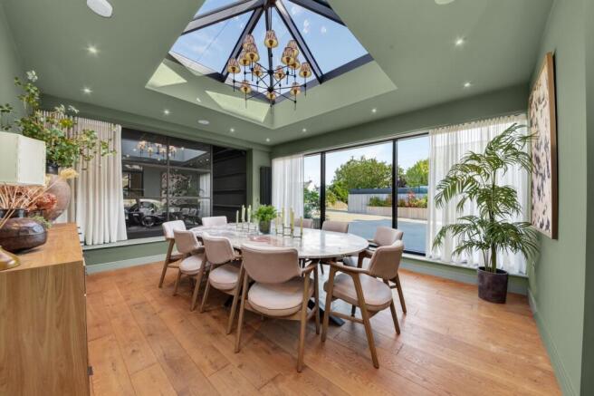 4 bed Detached for sale Image 12