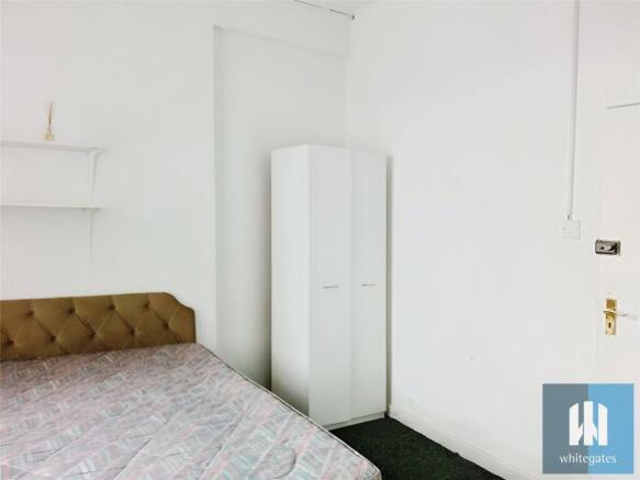 2 bed Apartment to rent Image 4