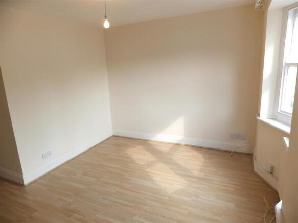 Open Plan Lounge and Kitchen