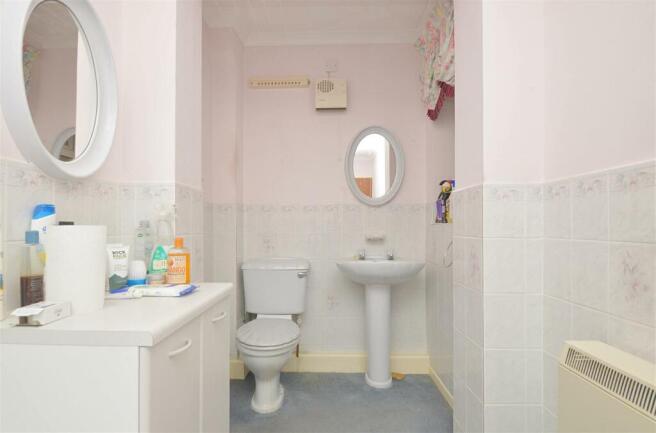 Bathroom2.jpg
