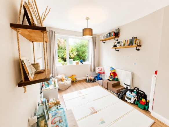 3 bed Semi-Detached for sale Image 8