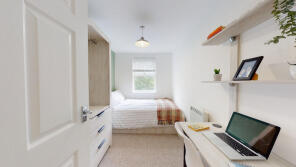 Flat 3, Oakfield House, Kirkstall Lane, Kirkstall, Leeds LS5 3LF