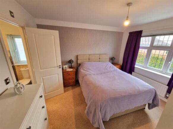 Bed 1.jpg