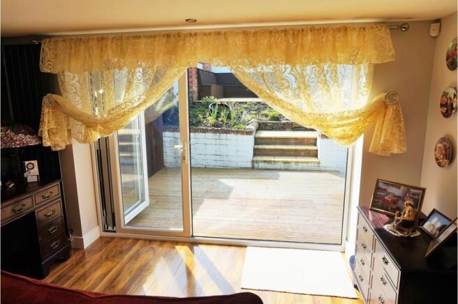 Lounge/Dining Room