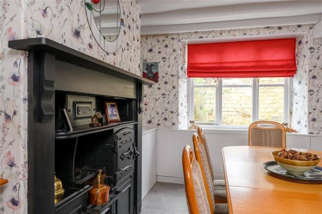 3 bed Semi-Detached for sale Image 9