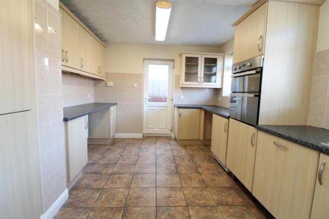 EXTENDED FITTED KITCHEN