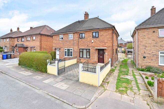 2-bed semi-detached on Ladybank Grove, Blurton, Stoke-on-Trent, £130,000