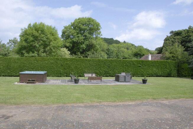 Front hedge