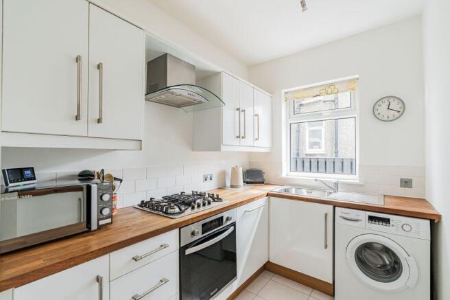 61 Carrick Knowe Gardens, Edinburgh, EH12 7EH photo 4