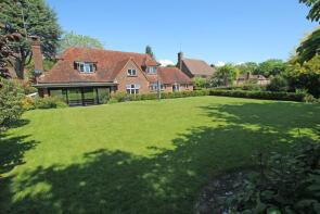 11 Ratton Lea, Walnut Tree Walk, Eastbourne BN20 9BP