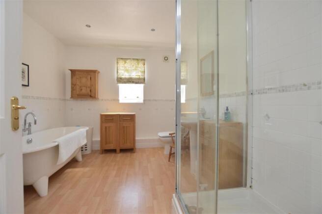 Spacious Family Bathroom