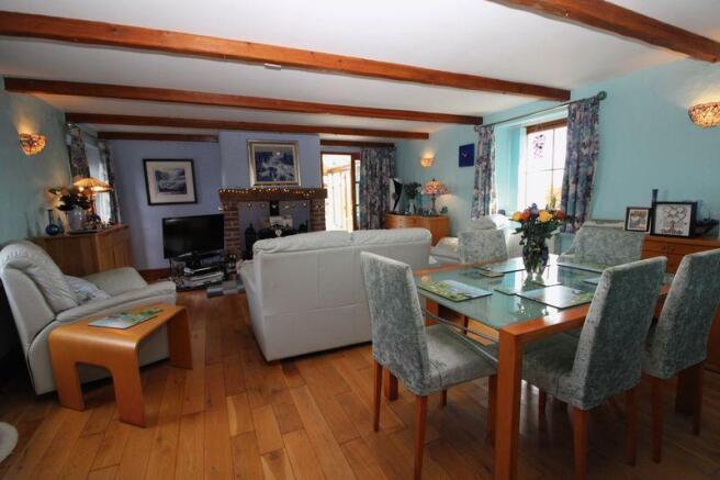 Living/dining ...
