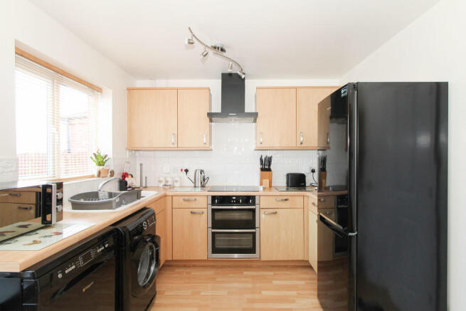 Kitchen & Din...
