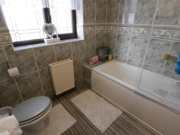 3 bed Detached Bungalow for sale Image 9