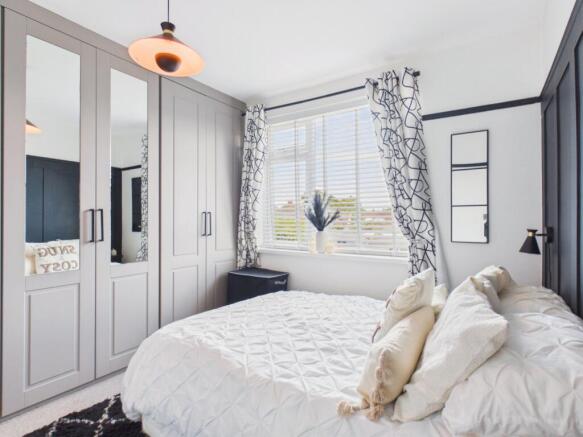 3 bed Terraced for sale Image 8