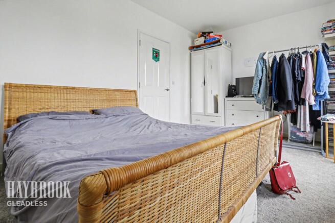 4 bed Semi-Detached for sale Image 6