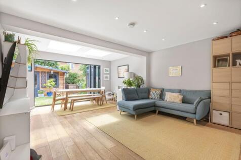 Deeside Road, London, SW17