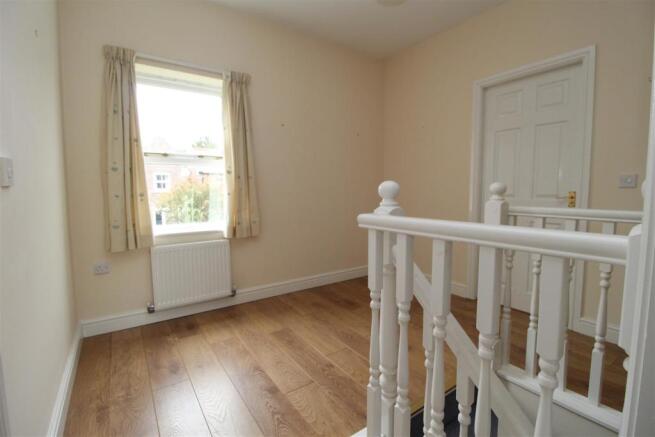 FIRST FLOOR LANDING