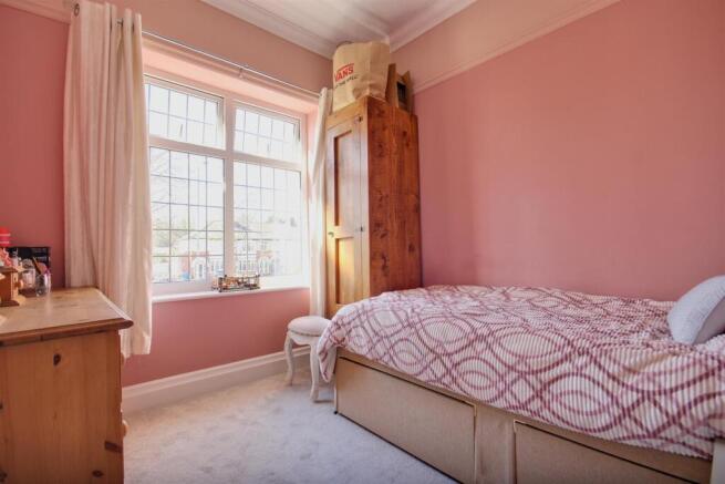 4 bed Semi-Detached for sale Image 11
