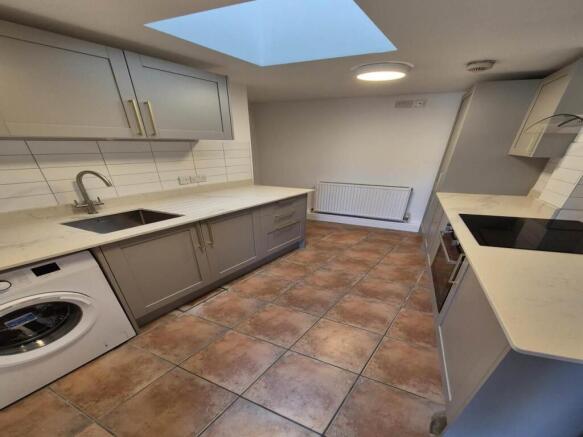 4 Myrtle Mews kitchen.jpg