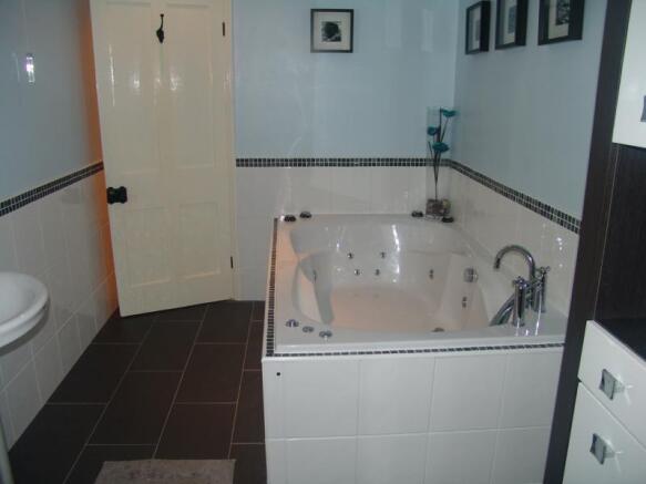 Photo 10