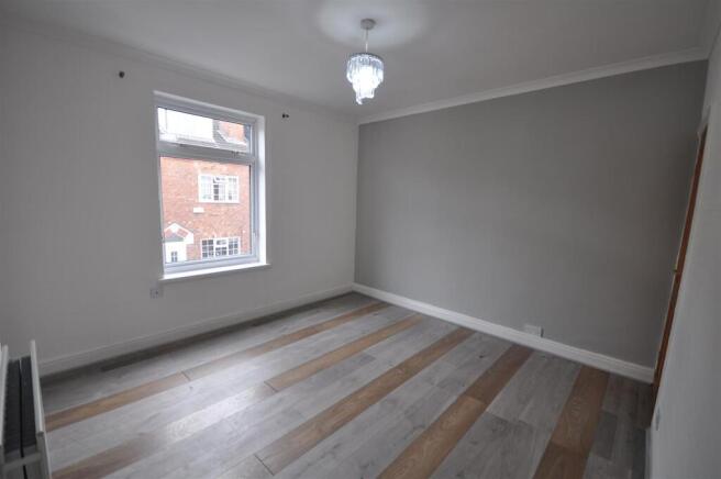 3 bed Terraced to rent Image 11