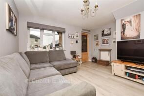 32, Teazlewood Park, Leatherhead KT22 7JQ