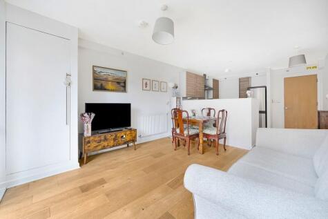 Leverton Close, Wood Green