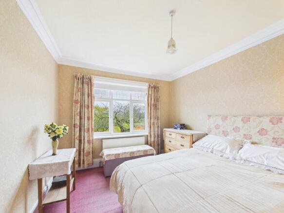 4 bed Semi-Detached for sale Image 11