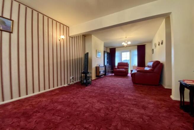 Sitting Room / Dining Room
