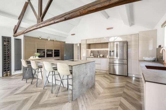4 bed Barn Conversion for sale Image 7