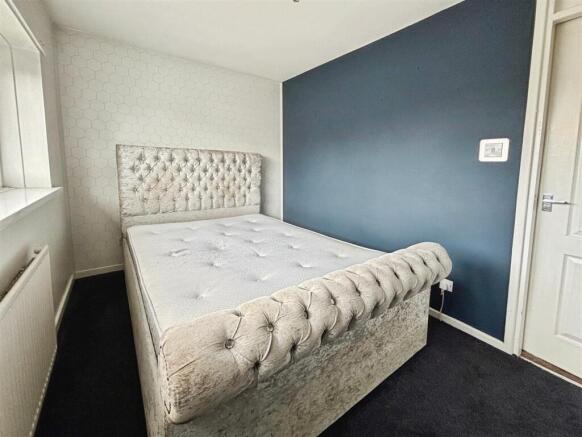 3 bed Semi-Detached for sale Image 8